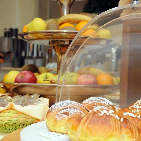 Hotel Continental Brescia Roncadelle Restoran gambar